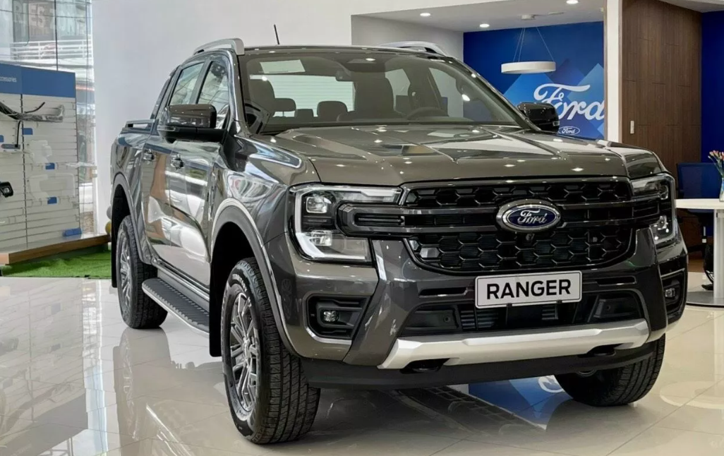 Ford Ranger 2023 đủ màu đủ phiên bản giao ngay